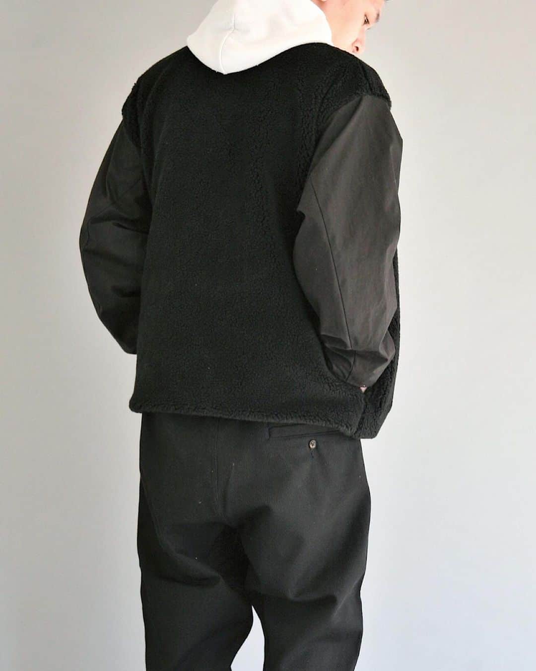 のインスタグラム：「. . . . AN084 BOA NO-COLLAR JACKET BLACK . . . @anachronorm262 . . . @balanceokayama @anachronorm_context_gallery @tribeca_shimane @frolic_hmr_ @independence_fukui @wearnames @flovelmentstore @less_taiwan . . . #anachronorm #contextgallery #nakameguro #balanceokayama #okayama」