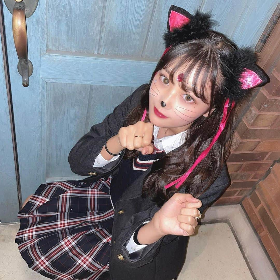 月野有菜さんのインスタグラム写真 - (月野有菜Instagram)「. 今年はこんなハロウィンもしたんです🖤ฅ・ω・ฅ   #halloween #ハロウィン #ハロウィン仮装 #swat #ユニバ #ljk」11月7日 21時39分 - yuna_tsukino920