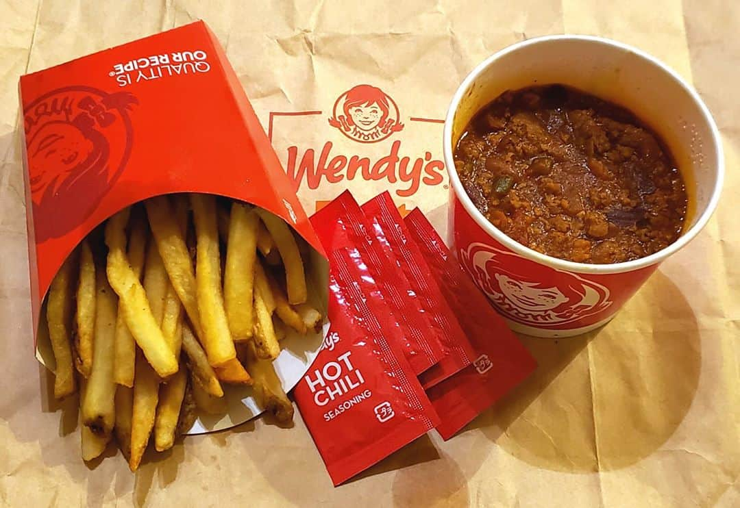 布川敏和さんのインスタグラム写真 - (布川敏和Instagram)「. Wendy's の チリ＆ポテト, 最高マイウー(๑´ڡ`๑)b . #wendys #ウェンディーズ #最高 #マイウー」11月7日 22時03分 - fukawatoshikazu