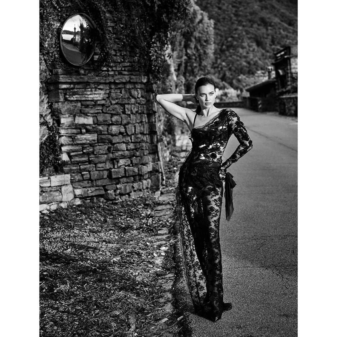 ルイージ&イアンゴさんのインスタグラム写真 - (ルイージ&イアンゴInstagram)「Irina ♥️ @irinashayk in Como lake for @voguegermany @luigiandiango @luigimurenu @schanelb @eddyscudo @kassandrafrua @2bmanagement #decemberissue」11月7日 21時56分 - luigiandiango