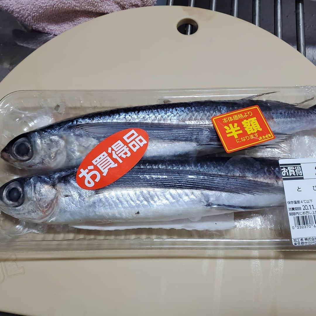 鈴木奈都のインスタグラム：「半額とび魚を、つみれにしやした🐟 上品なお味♪  #魚料理 #サバヨミクッキング」