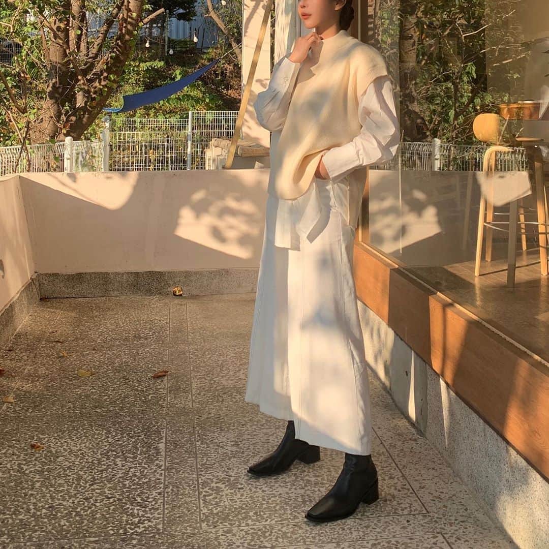 ユン・アラのインスタグラム：「일본에서 선물보내주셨다 🥳  新しい服をゲットしたよ❤️ かわいい  #ezick #ezick.snap #エジック #エジ子 #エジックスナップ #F.GROUND」