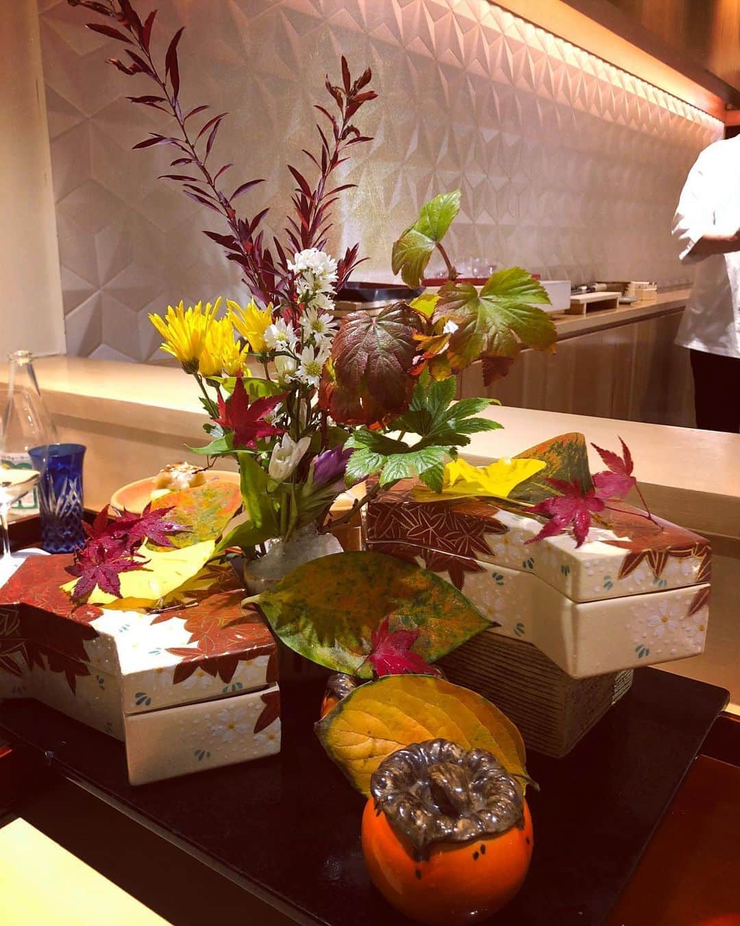 加織さんのインスタグラム写真 - (加織Instagram)「和食でいっちばーんすきな『しのはら』で過ごす時間はやはり幸せすぎて終始ニヤけてるので、帰りは笑ジワが深くなってます😂🤍  思い出してもおいしい。 八寸の芸術さ半端ない🥺 あー次はいつ行けるのかな…」11月7日 22時11分 - kaori_0723