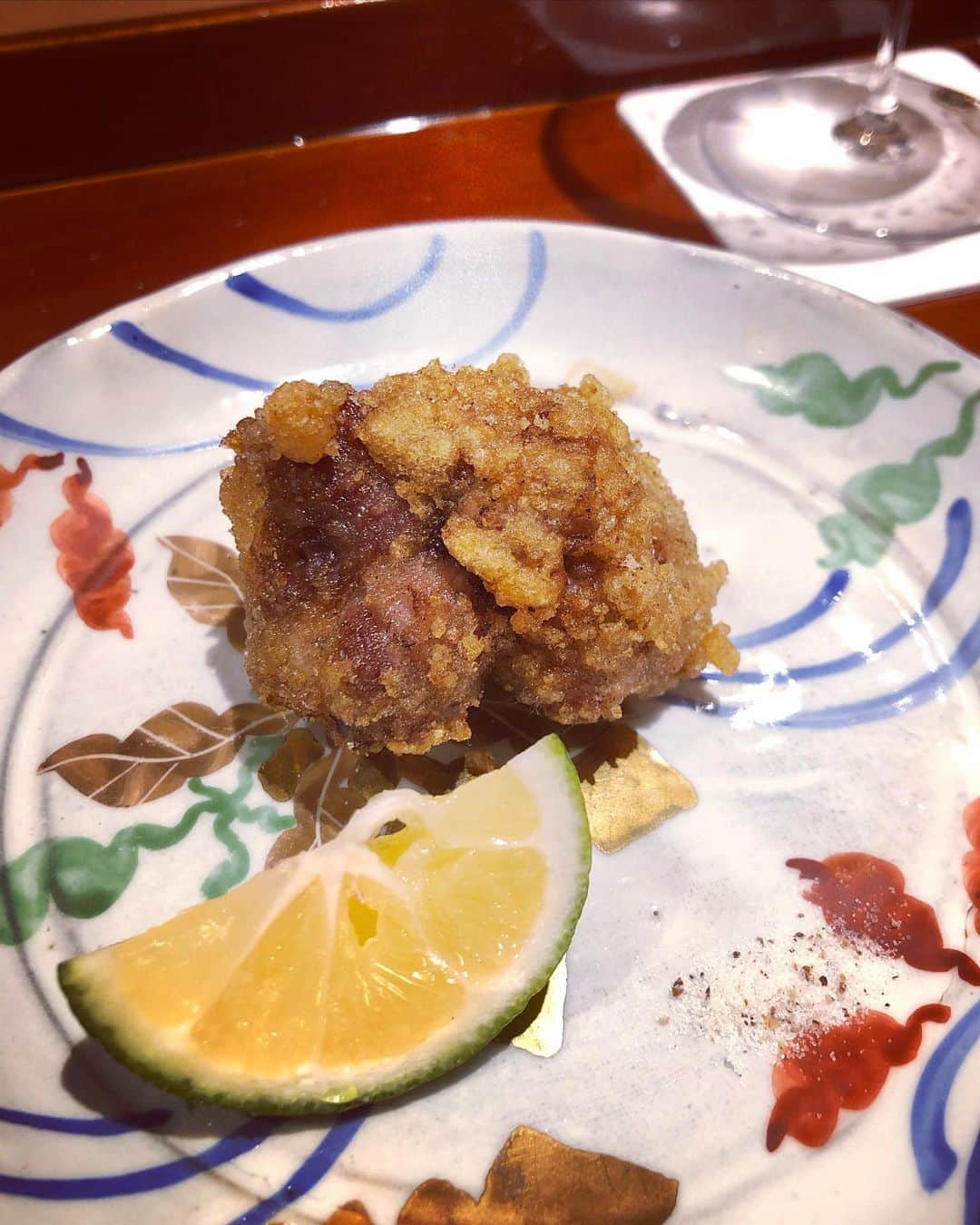 加織さんのインスタグラム写真 - (加織Instagram)「和食でいっちばーんすきな『しのはら』で過ごす時間はやはり幸せすぎて終始ニヤけてるので、帰りは笑ジワが深くなってます😂🤍  思い出してもおいしい。 八寸の芸術さ半端ない🥺 あー次はいつ行けるのかな…」11月7日 22時11分 - kaori_0723