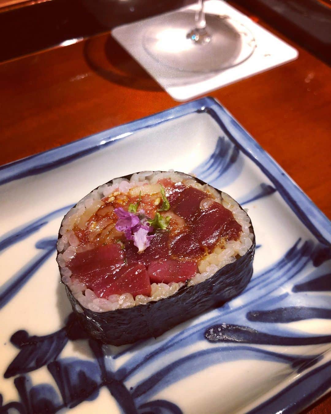 加織さんのインスタグラム写真 - (加織Instagram)「和食でいっちばーんすきな『しのはら』で過ごす時間はやはり幸せすぎて終始ニヤけてるので、帰りは笑ジワが深くなってます😂🤍  思い出してもおいしい。 八寸の芸術さ半端ない🥺 あー次はいつ行けるのかな…」11月7日 22時11分 - kaori_0723