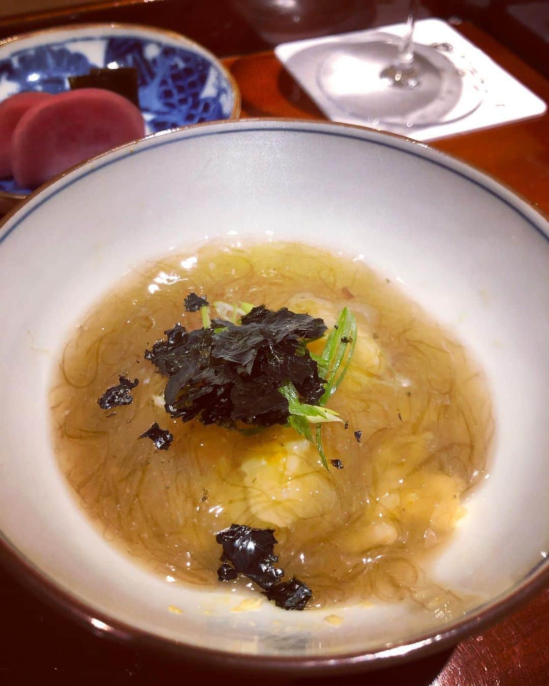加織さんのインスタグラム写真 - (加織Instagram)「和食でいっちばーんすきな『しのはら』で過ごす時間はやはり幸せすぎて終始ニヤけてるので、帰りは笑ジワが深くなってます😂🤍  思い出してもおいしい。 八寸の芸術さ半端ない🥺 あー次はいつ行けるのかな…」11月7日 22時11分 - kaori_0723