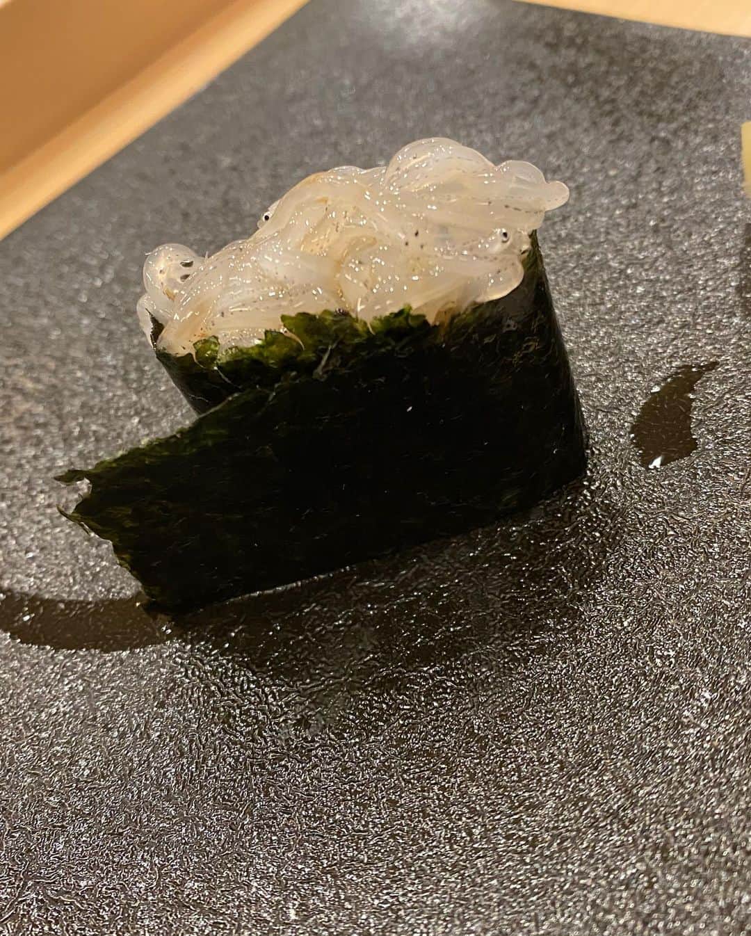 越野矢素子さんのインスタグラム写真 - (越野矢素子Instagram)「家族でお鮨『夷川鮨すずか』 新鮮な無農薬野菜の花束をお祝いに頂きました✨ ありがとうございます❤️  #江戸前寿司 #鮨#夷川鮨すずか」11月7日 22時09分 - loversyaso