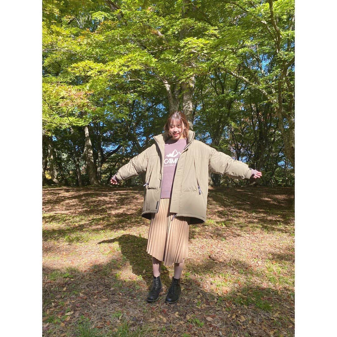 彩香さんのインスタグラム写真 - (彩香Instagram)「＊ 「Right-on Time！」YouTubeでアップされましたよ〜🍂🍁🌾 紅葉最高！秋最高！な動画になっています🧡 Right-onの可愛い秋服にも注目です！ ＊ ＊ ＊ #righton #ライトオン #rightontime #ライトオンコーデ #camp7 #秋服 #秋服コーデ #紅葉 #紅葉狩り」11月7日 22時13分 - saika_ringomusume