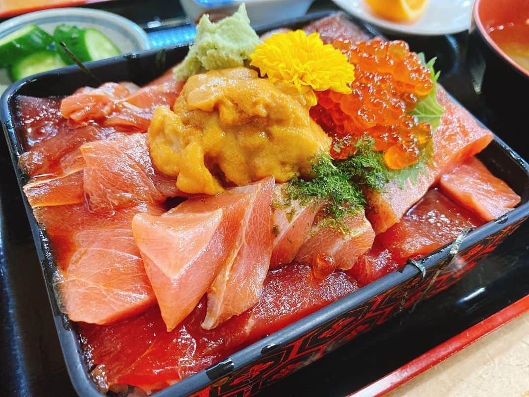 のインスタグラム：「おだか 鉄火重、最高。 ちなみに中トロ山盛りで1300円」