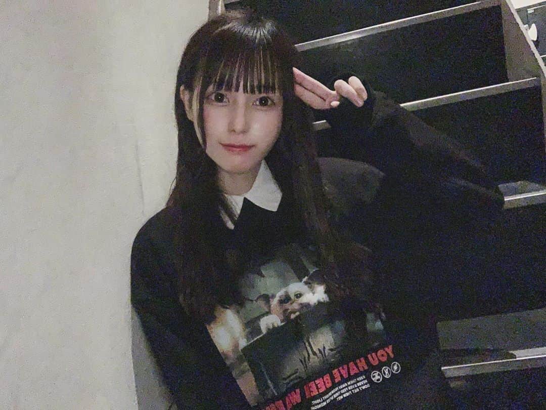 瀬山まどかさんのインスタグラム写真 瀬山まどかinstagram ストリートファッション ストリート系女子 ストリートコーデ 今日のコーデ 黒髪ロング モノトーンコーデ 襟付きブラウス 韓国ファッション 韓国サイト オルチャンファッション