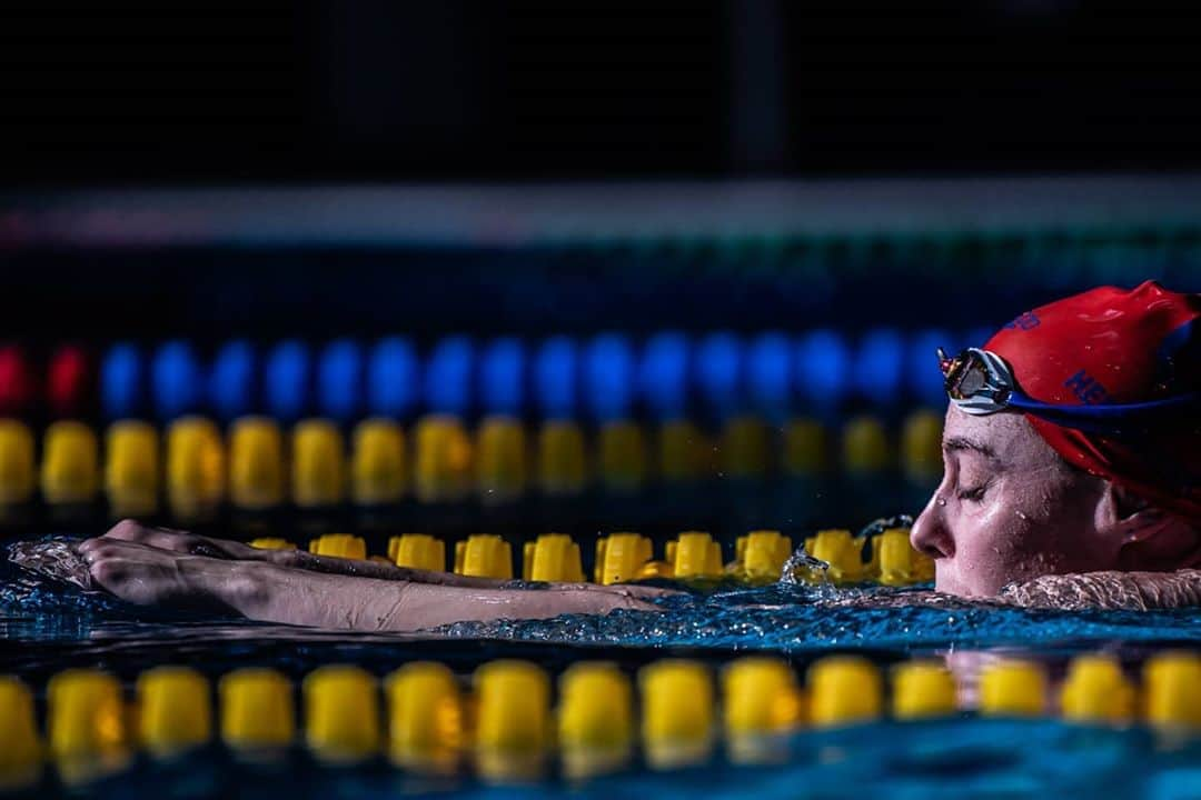 フェムケ・ヘームスケルクのインスタグラム：「The calm after the storm,  and the calm before the storm in the same time. .  Recovery days between the matches till we race again on 9th and 10th of November. 🔴🔵⚡  . . . #Aquapower #ISL2020 #TheCalm 📸 : @mike2swim」