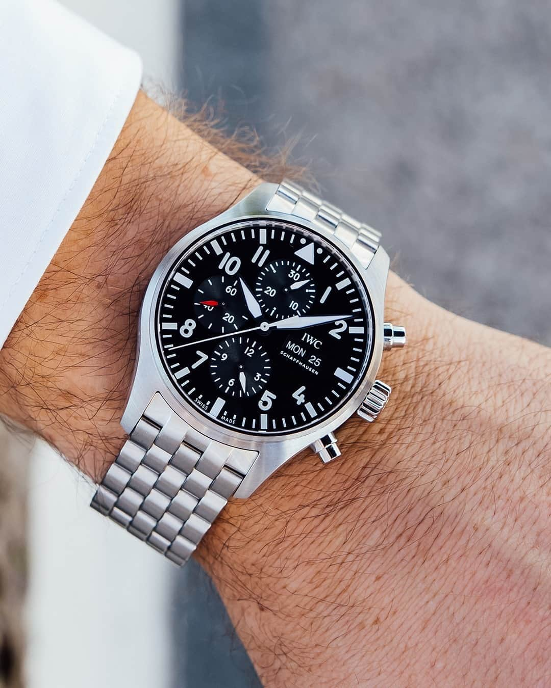 IWCさんのインスタグラム写真 - (IWCInstagram)「A clearly organized dial and excellent legibility even under the most demanding conditions are the key features of the #IWCPilot's Watch Chronograph (Ref. IW377710). Thanks to the robust 79320-calibre chronograph movement, it is possible to record single and aggregate times of up to 12 hours. The movement has optimum protection against the effects of external magnetic fields in the form of a soft-iron inner case. The back of the stainless-steel case features an engraving of a Junkers JU-52, whose cockpit design was the inspiration for all Pilot’s Watches.」11月7日 23時00分 - iwcwatches