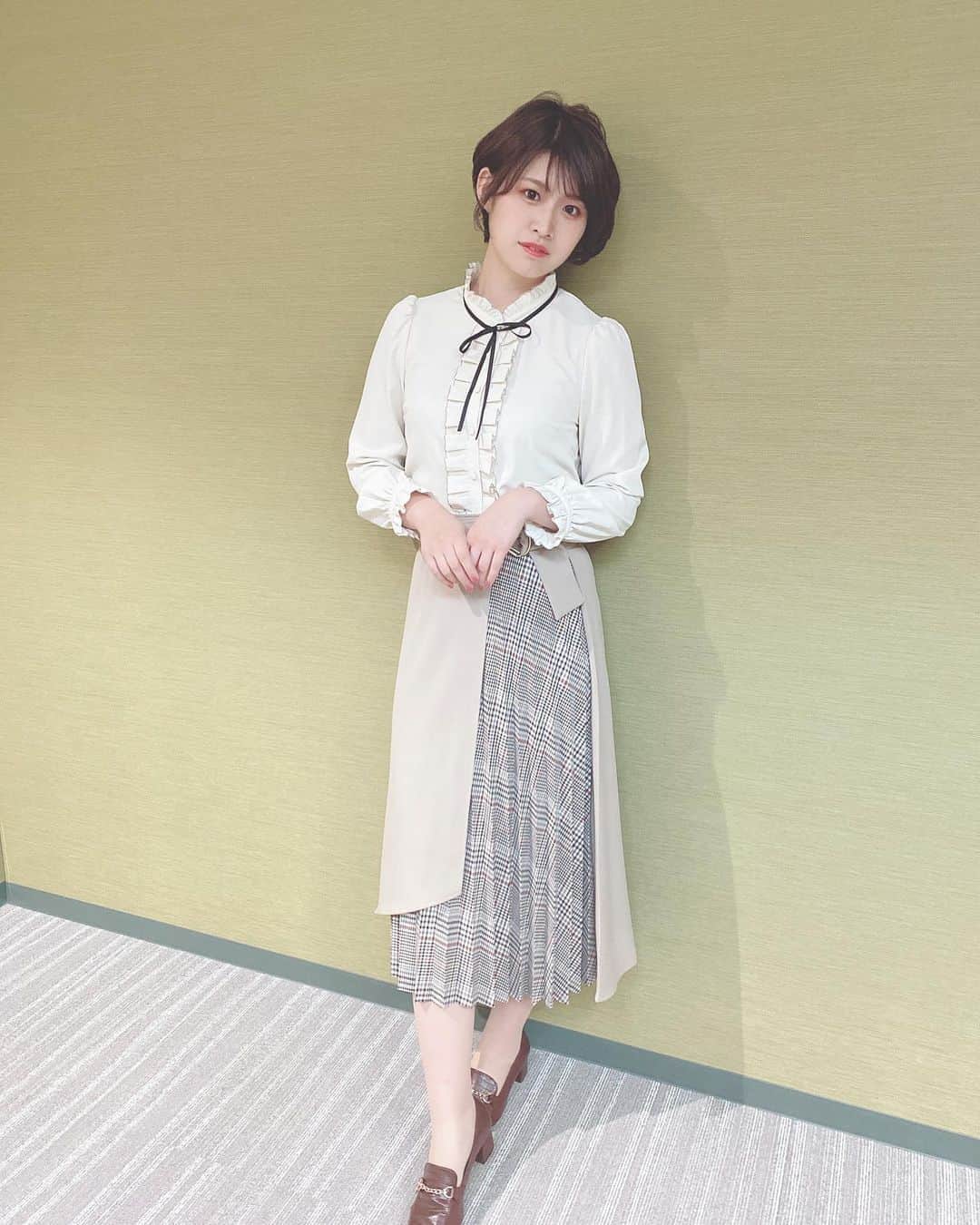 のインスタグラム：「今週のサタデーウォッチンの衣装〜🦔🌟」