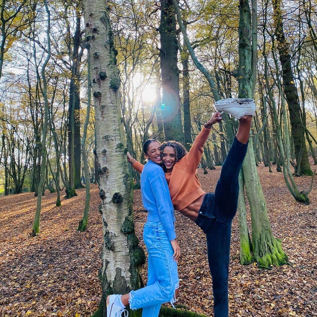 Laviai NIELSENのインスタグラム：「daily hour of exercise chronicles #lockdownagain」