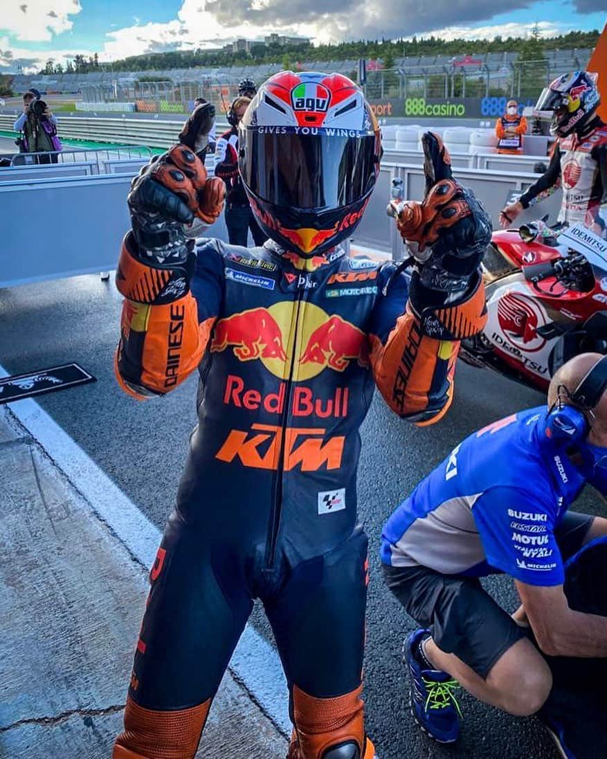 MotoGPさんのインスタグラム写真 - (MotoGPInstagram)「Your #EuropeanGP 🇪🇺 poleman @polespargaro 💪 #MotoGP #PE44」11月7日 23時37分 - motogp