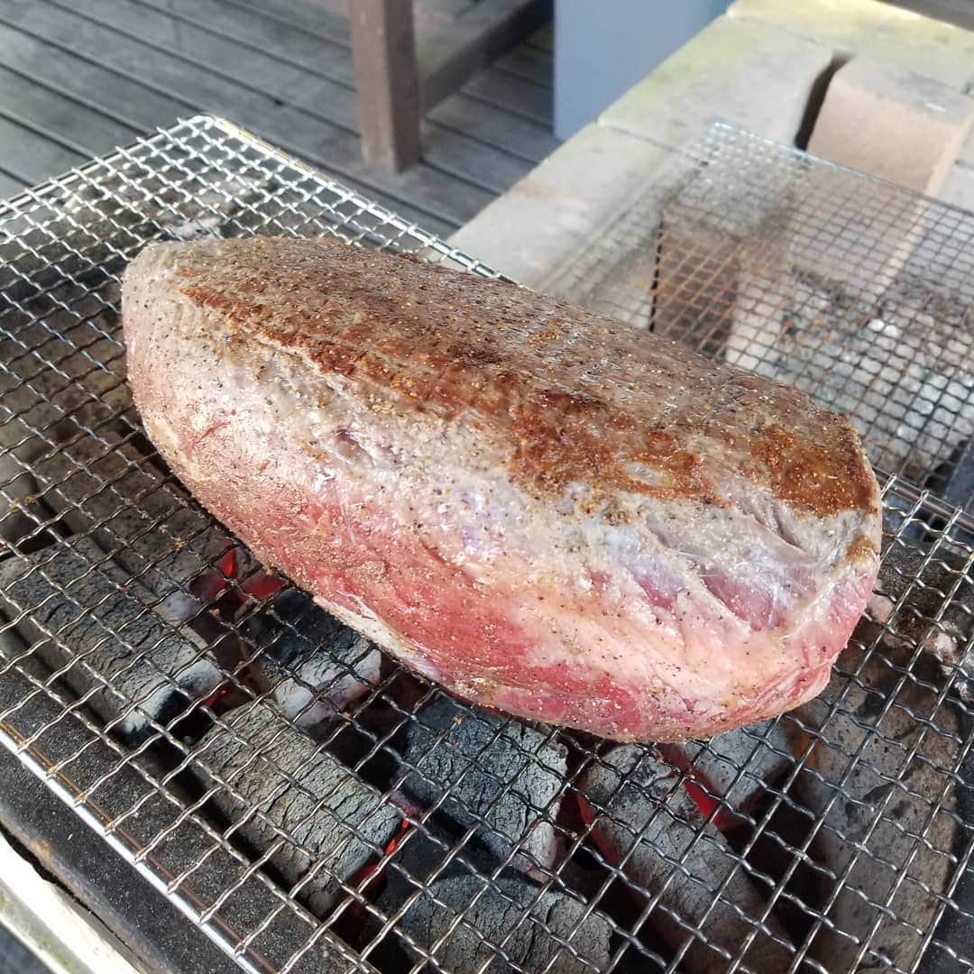 前園真聖さんのインスタグラム写真 - (前園真聖Instagram)「バーベキュー最高でした😋 このお肉の存在感すごっ‼️ #バーベキュー #米沢屋 #肉」11月7日 23時40分 - maezono_masakiyo