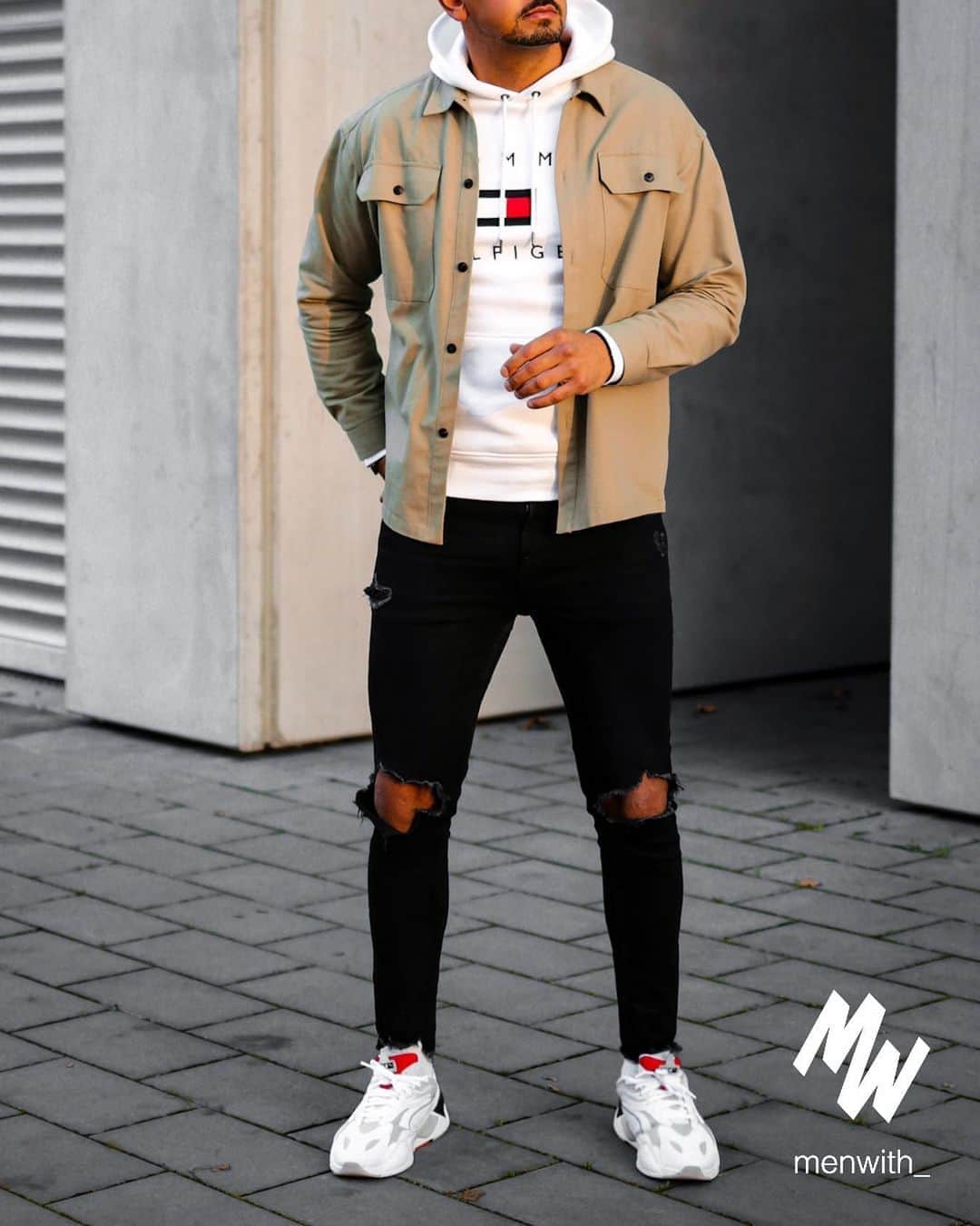 Men Withのインスタグラム：「Very nice photo of our dear friend @sascha_amaniel 👌🏽 #menwithstreetstyle」