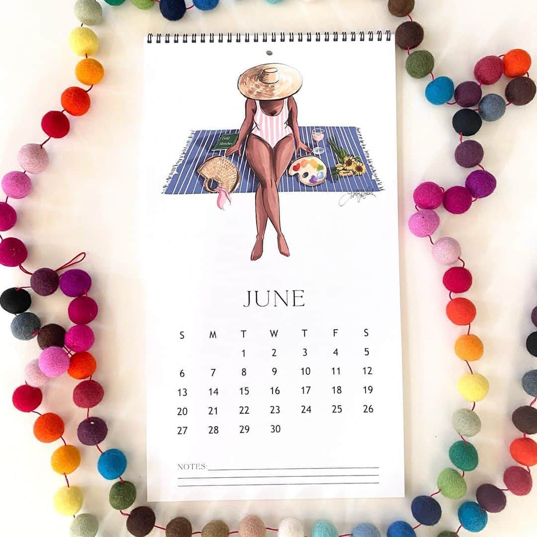 Holly Nicholsさんのインスタグラム写真 - (Holly NicholsInstagram)「The 2021 calendar is here! 🎉 TWELVE months (plus January 2022) of fashionable sketches! it sells out every year, so shop now at hnillustration.Etsy.com, or by clicking the “shop” link in my bio 🎨 #2021Calendar #illustrations #Calendar」11月7日 23時55分 - hnicholsillustration