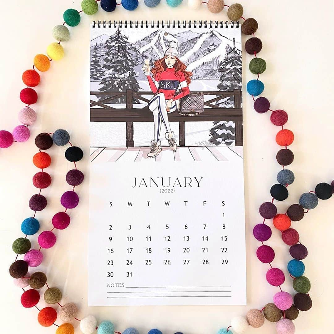 Holly Nicholsさんのインスタグラム写真 - (Holly NicholsInstagram)「The 2021 calendar is here! 🎉 TWELVE months (plus January 2022) of fashionable sketches! it sells out every year, so shop now at hnillustration.Etsy.com, or by clicking the “shop” link in my bio 🎨 #2021Calendar #illustrations #Calendar」11月7日 23時55分 - hnicholsillustration