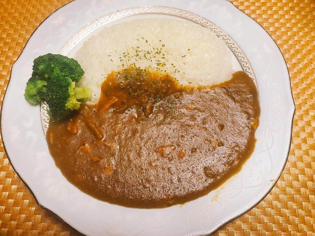 塩原康孝のインスタグラム：「ドロドロカレー🍛 作り方はツイキャスに配信動画残しています。ぜひ。」