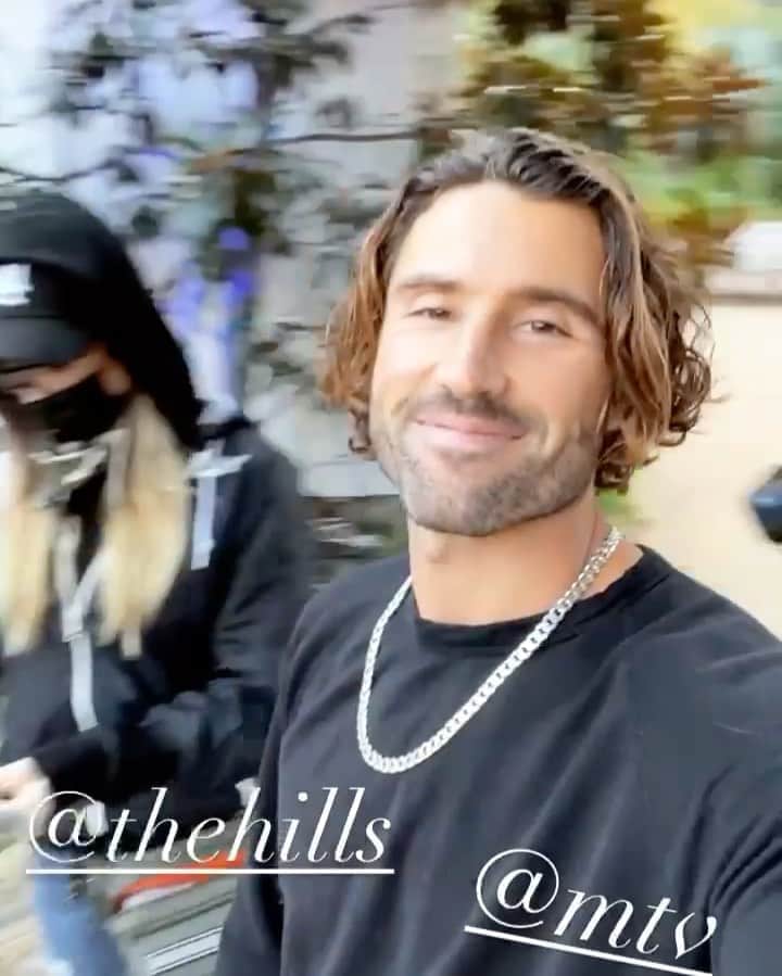 ブロディ・ジェンナーのインスタグラム：「@thehills @mtv 🤘🏼. Let’s goooo」