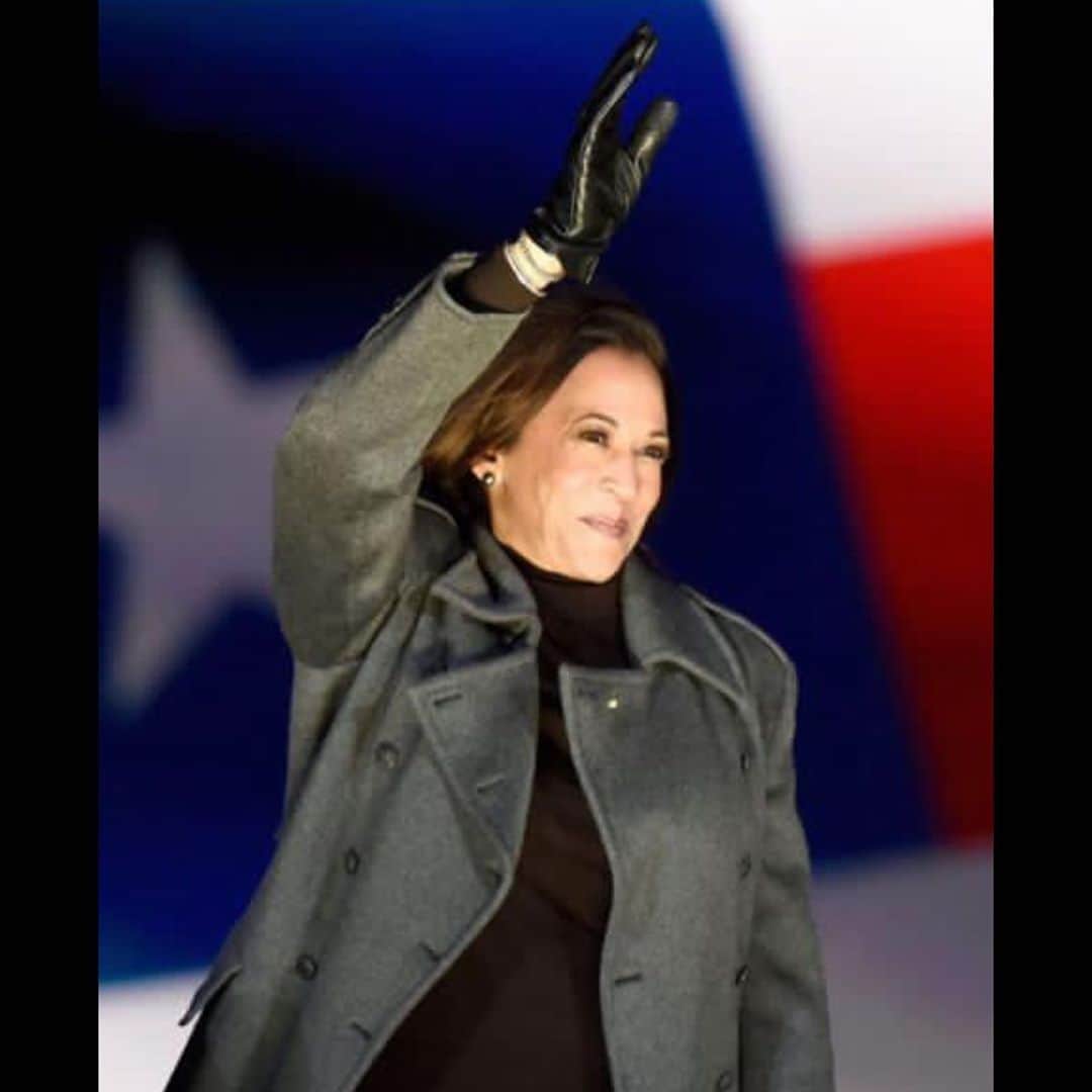 のインスタグラム：「Kamala Harris Makes History as First Woman and Woman of Color as Vice President  Ms. Harris, the daughter of an Indian mother and Jamaican father, has risen higher in the country’s leadership than any woman ever before her. .  A senator from California and a former prosecutor, Ms. Harris has a track record in breaking new ground. Now, she is the first woman, first Black person, and first person of Asian descent elected to the country’s second-highest office. Credit...Image by Erin Schaff/The New York Times Share on FacebookPost on TwitterMail  ( By Lisa Lerer and Sydney Ember Nov. 7, 2020 @nytimes )  From the earliest days of her childhood, Kamala Harris was taught that the road to racial justice was long.  She spoke often on the campaign trail of those who had come before her, of her parents, immigrants drawn to the civil rights struggle in the United States — and of the ancestors who had paved the way.  As she took the stage in Texas shortly before the election, Ms. Harris spoke of being singular in her role but not solitary.  “Yes, sister, sometimes we may be the only one that looks like us walking in that room,” she told a largely Black audience in Fort Worth. “But the thing we all know is we never walk in those rooms alone — we are all in that room together.” .  With her ascension to the vice presidency, Ms. Harris will become the first woman and first woman of color to hold that office, a milestone for a nation in upheaval, grappling with a damaging history of racial injustice exposed, yet again, in a divisive election. Ms. Harris, 56, embodies the future of a country that is growing more racially diverse, even if the person voters picked for the top of the ticket is a 77-year-old white man.  That she has risen higher in the country’s leadership than any woman ever has underscores the extraordinary arc of her political career. A former San Francisco district attorney, she was elected as the first Black woman to serve as California’s attorney general. When she was elected a United States senator in 2016, she became only the second Black woman in the chamber’s history.  @kamalaharris #kamalaharris #VicePresidentHarris」
