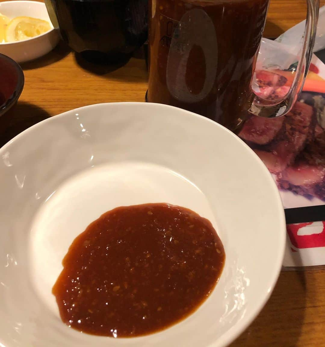 甘糟記子さんのインスタグラム写真 - (甘糟記子Instagram)「夕方沖縄に着いて、レンタカーして夕飯へ！  もちろん焼肉（笑）  石垣島に来る時は毎晩焼肉\(//∇//)\  石垣島と言えば石垣牛！  実は焼肉屋の激戦区なのです( ^ω^ )  初日は毎回行く、たけさん亭！  焼肉屋さんて、うみぶどうとか沖縄っぽい物を置いてるお店が少なくて、ここはそういうのも食べられるし、お肉もコスパ良く美味しいし、机に置いてある特製の味噌だれみたいなのが最高に美味しい！！  石垣牛も美味しいけど、沖縄豚も最高！  豚は味噌焼きで。  は〜幸せすぎる。  そしてノンアルコールビールもオリオン！  沖縄って実感してきますね！  #石垣島#たけさん亭#焼肉#石垣牛#秋休み#オリオンビール #甘糟旅行石垣島#甘糟旅行」11月8日 10時20分 - norihey924