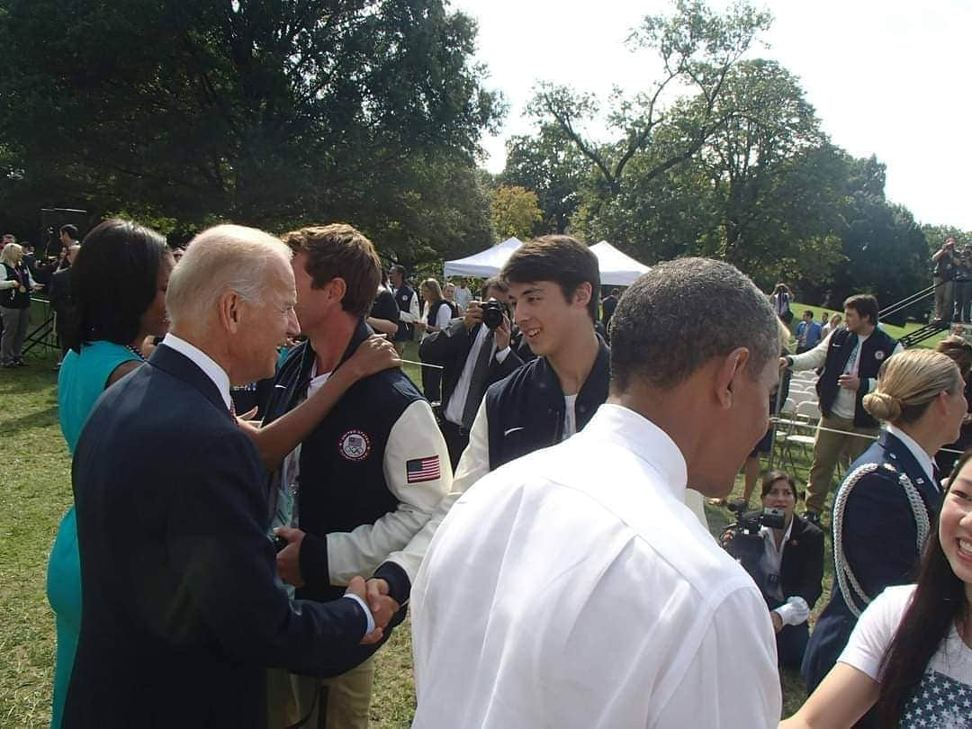 アレクサンダー・マシアラスさんのインスタグラム写真 - (アレクサンダー・マシアラスInstagram)「@joebiden wish we had a better picture, but this @barackobama guy got in the way #thanksObama」11月8日 10時39分 - amassialas