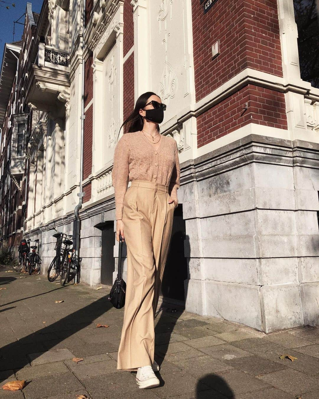 アンディー・トレスさんのインスタグラム写真 - (アンディー・トレスInstagram)「50 shades of beige 🏷 #amsterdam」11月8日 1時56分 - stylescrapbook