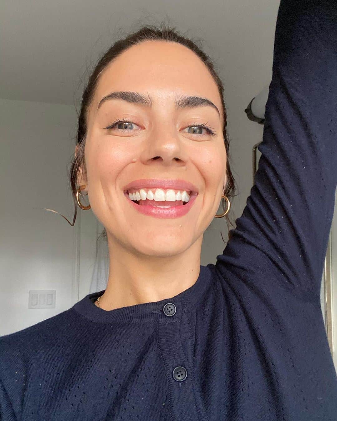 ロレンザ・イゾのインスタグラム：「HAPPY MF SATURDAY!!!!!!! #bidenharris2020 America I ❤️ you 🇺🇸」