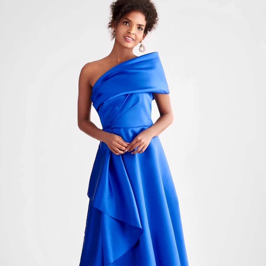 のインスタグラム：「Sachin and Babi believe in celebrating every day, dressing with joy, and creating clothes that inspire beauty and confidence. #feelingblue, #sachinandbabi, #celebrate」