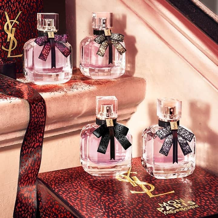 Yves Saint Laurent Beautyさんのインスタグラム写真 - (Yves Saint Laurent BeautyInstagram)「Travel plans might be halted this holiday season, but you can still give the scent of Paris this year.  The wild accords of juicy black currant, hypnotic datura and white patchouli, ties a bold black lavaliere around its neck. Silver, pink or gold? Take gifting wilder, with your choice of bold baby leopard print.  MON PARIS EAU DE PARFUM COLLECTORS EDITION #yslbeauty #monparis #giftwildly」11月8日 2時59分 - yslbeauty