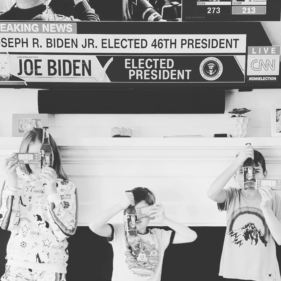 スコット・フォーリーのインスタグラム：「Good day for our family. Good day for our country. #bidenharris2020」