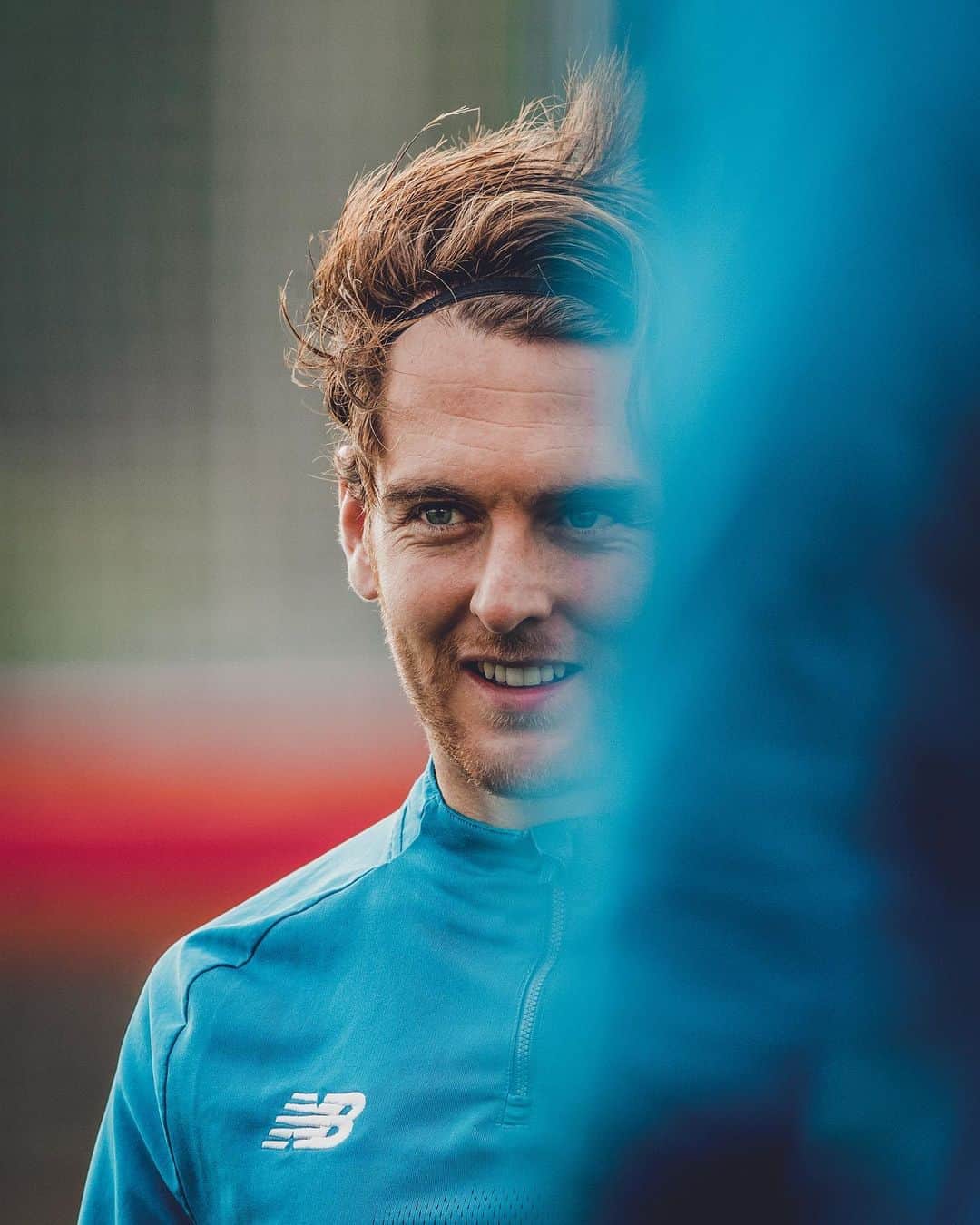 イバイ・ゴメスのインスタグラム：「Entrenamiento terminado.💪🏼 Y aunque todavía no pueda entrar en convocatoria, la mirada y la mente están fijadas en el mismo objetivo que el resto de la plantilla, en el partido de mañana. 🍍⚽️ ¡A por ello! 💪🏼 Aupa @athleticclub ! 🦁🔴⚪️」