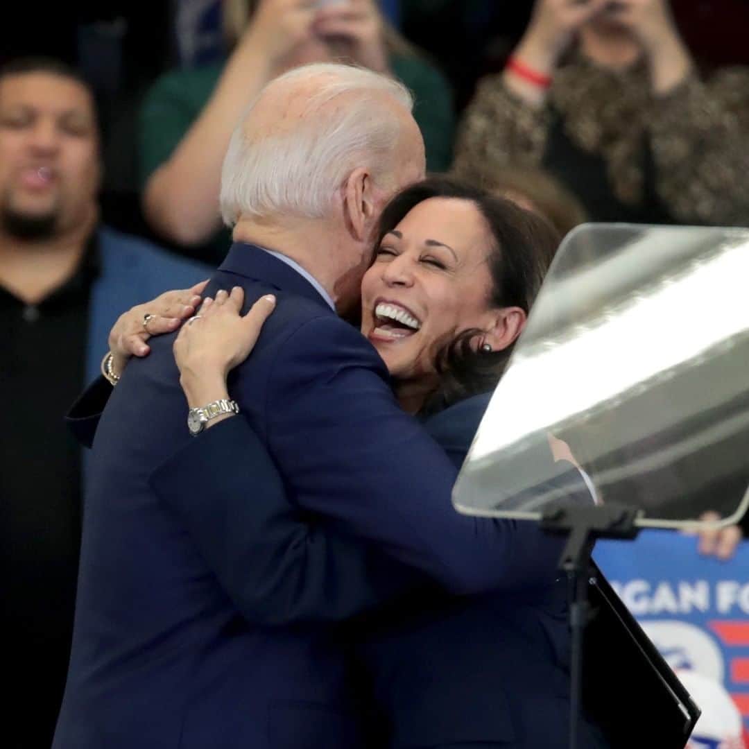 CNNさんのインスタグラム写真 - (CNNInstagram)「Kamala Harris has made history as America's first female, first Black and first South Asian vice president-elect and represents a new face of political power after an election all about who wields power and how they use it. The California senator's history-making win also represents the millions of women in the demographics — often overlooked, historically underrepresented and systematically ignored — who are now the recipients of that new power for the first time in the country's 200-plus-year history. Tap the link in our bio for live updates. #CNNElection  (📸: Erin Schaff/The New York Times/Redux, Scott Olson/Getty Images, Justin Sullivan/Getty Images, CHANDAN KHANNA/AFP via Getty Images, Mary F. Calvert/MediaNews Group/The Mercury News via Getty Images Tom Williams/CQ Roll Call)」11月8日 3時36分 - cnn