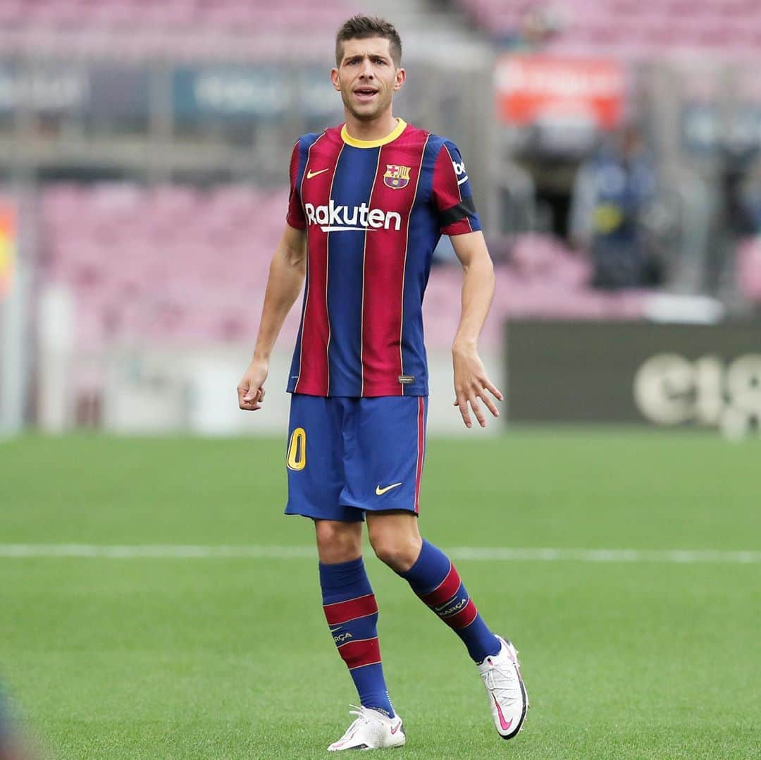 セルジ・ロベルトのインスタグラム：「Happy for the win before the international break 💥⚽️!!」
