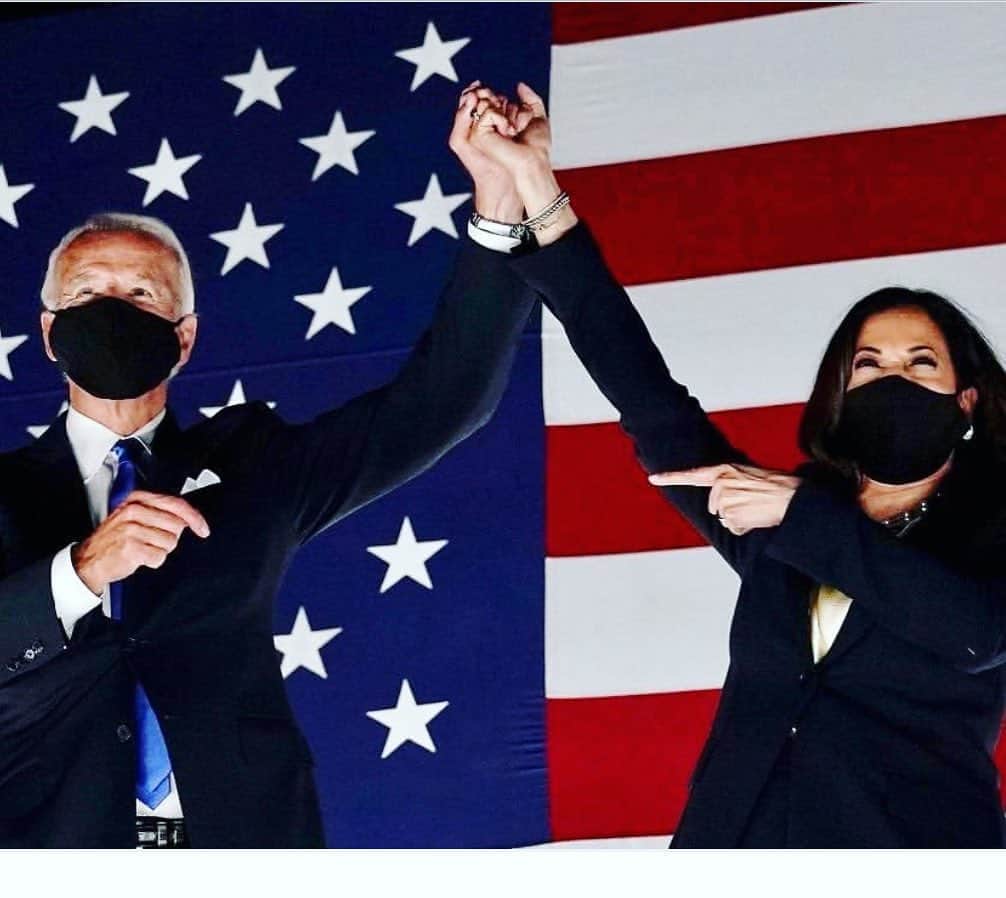 レイチェル・ゾーのインスタグラム：「Honesty, empathy and compassion will be restored in this country once again.  The system is not broken and our voices have been heard with our #vote 🙏🏻Welcome Mr. President @joebiden and thank you to the extraordinary @kamalaharris for showing all women and young girls to dream big because anything is possible. #unity #newday #change #happy ❤️🤍💙🇺🇸 XoRZ」