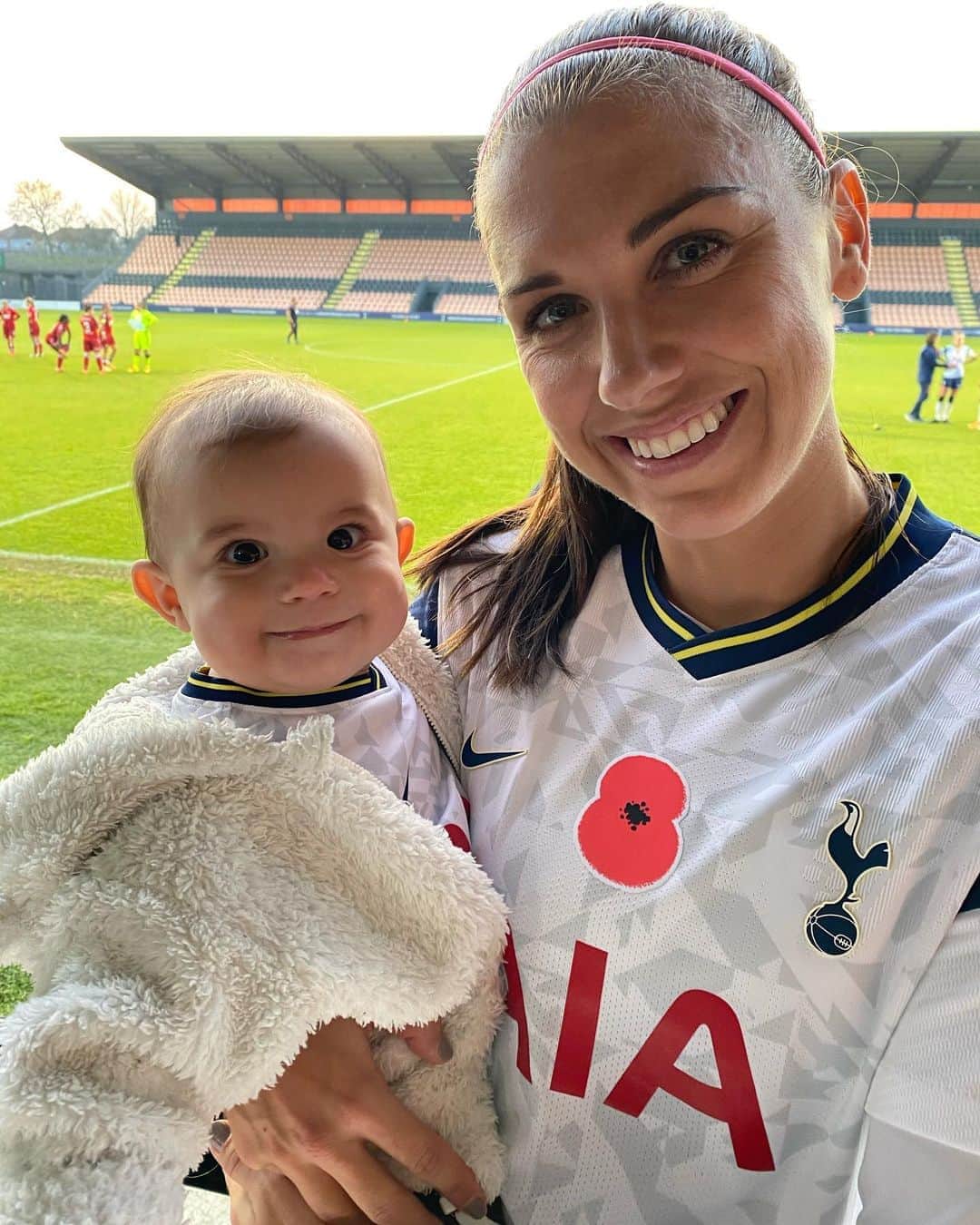 アレックス・モーガンのインスタグラム：「Today was a milestone for me personally(yes and for our country!!!) So happy to be back on the field doing what I love」