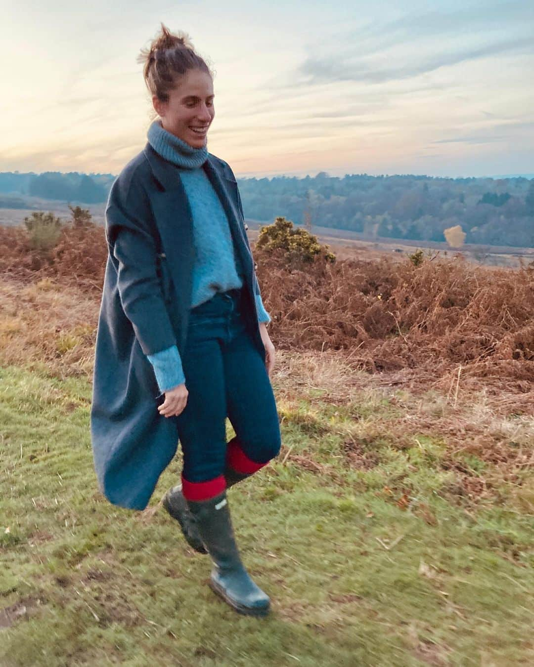 ジョアンナ・コンタさんのインスタグラム写真 - (ジョアンナ・コンタInstagram)「Another day another dog walk. ❤️🍂」11月8日 4時06分 - johannakonta