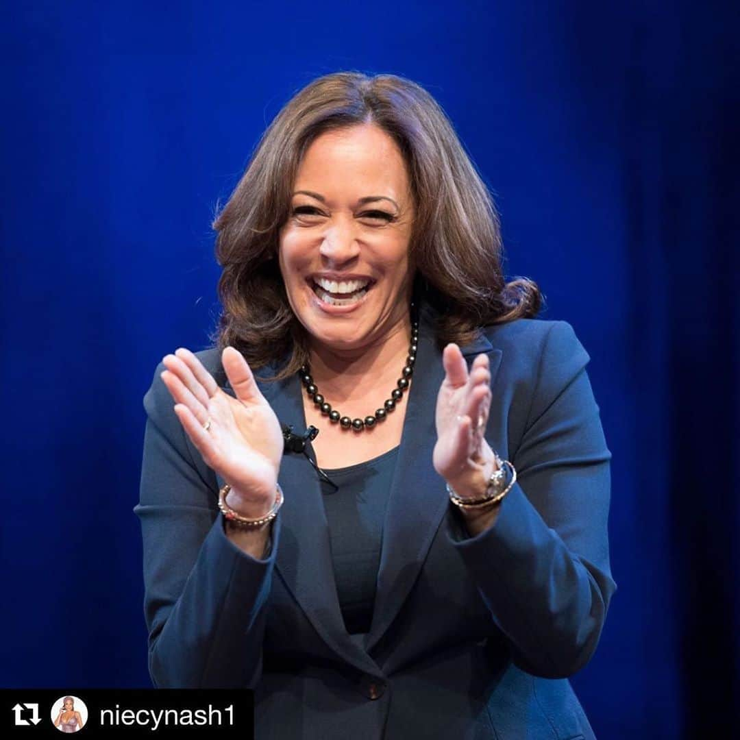 クリスティン・デイヴィスさんのインスタグラム写真 - (クリスティン・デイヴィスInstagram)「I could not be more relieved or thrilled ! 🙏🏼 @kamalaharris  @joebiden  #letthehealingbegin 🇺🇸」11月8日 4時13分 - iamkristindavis