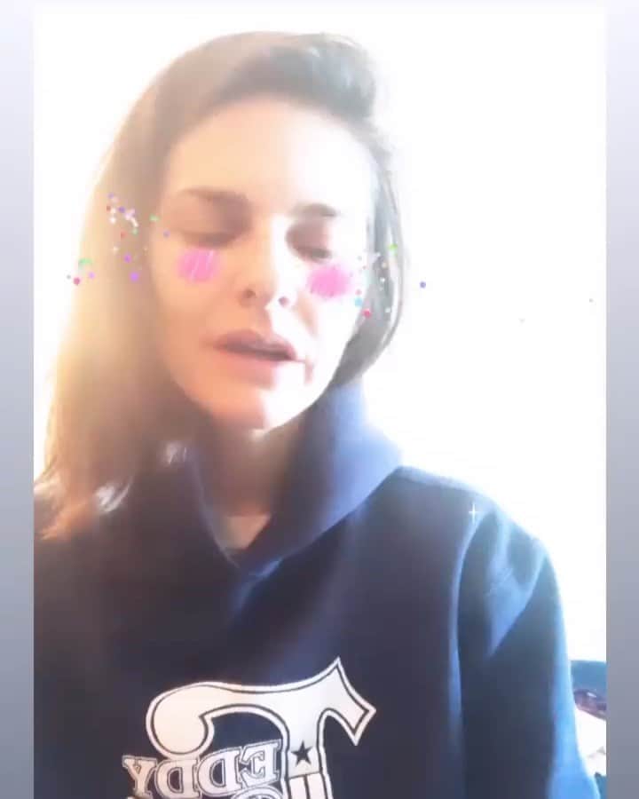 リンジー・クラフトのインスタグラム：「a reason to belt! #joeandkamala2020  the rest is in my story. it ends with it’s a good day today. i’ll make better and repost later!」