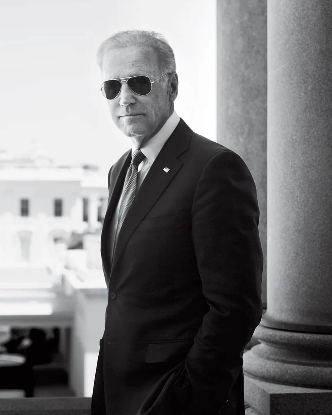 アナベル・ウォーリスのインスタグラム：「Joe Biden. 💫💜💫💜💫  #bidenharris2020 🙌」