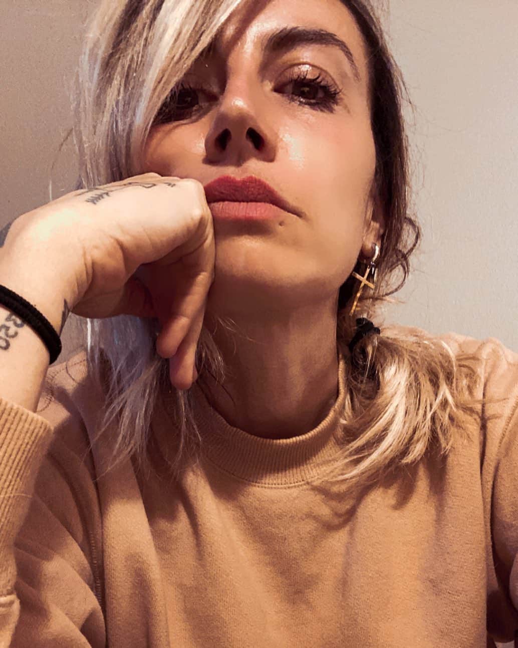 コリアックのインスタグラム：「Saturday noia ✨ #me #Saturday #sifilter」