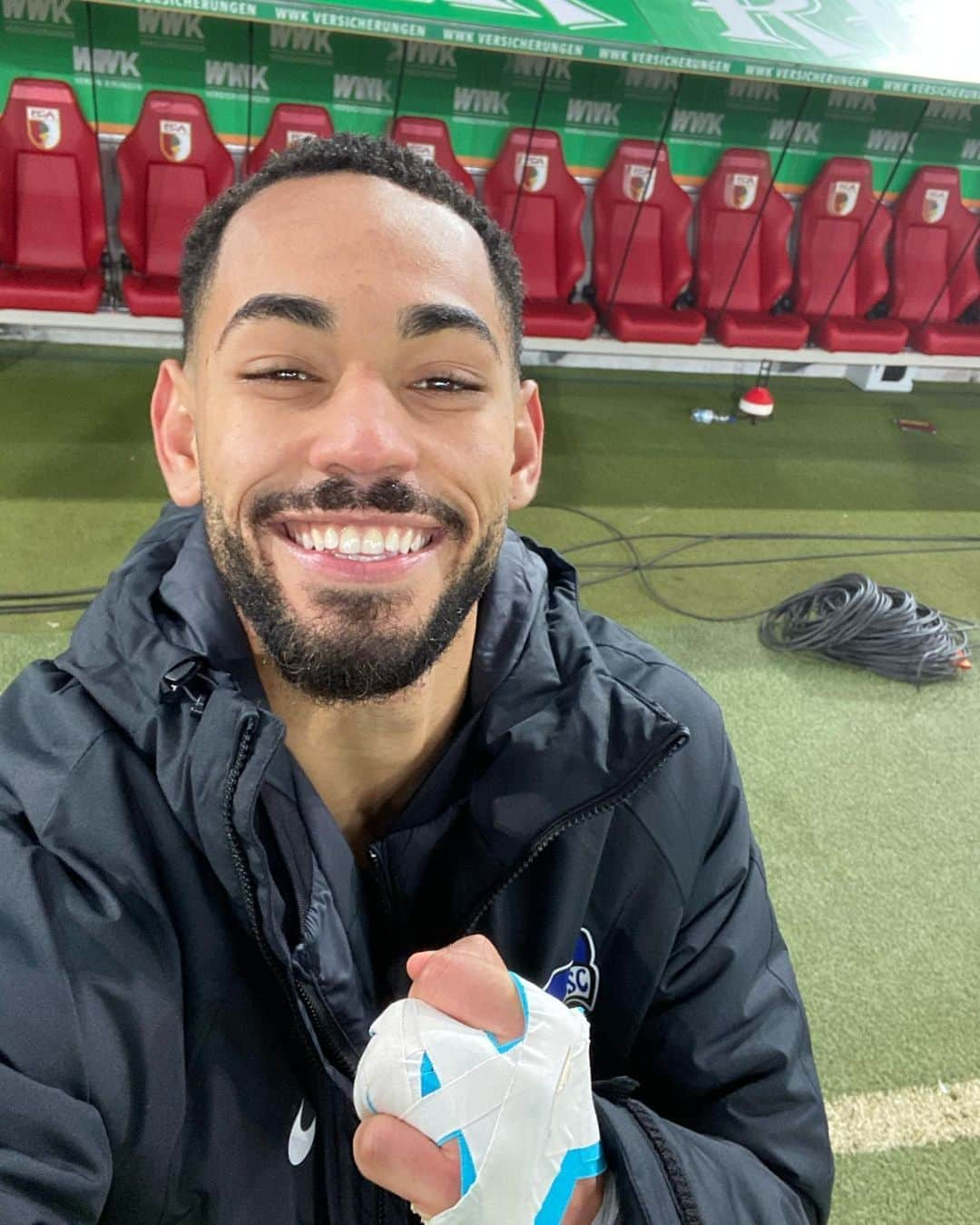 ヘルタ・ベルリンさんのインスタグラム写真 - (ヘルタ・ベルリンInstagram)「So seh'n Sieger aus! 🥰💪🥳 . . #winnerselfie #FCABSC #HaHoHe #herthabsc」11月8日 4時30分 - herthabsc