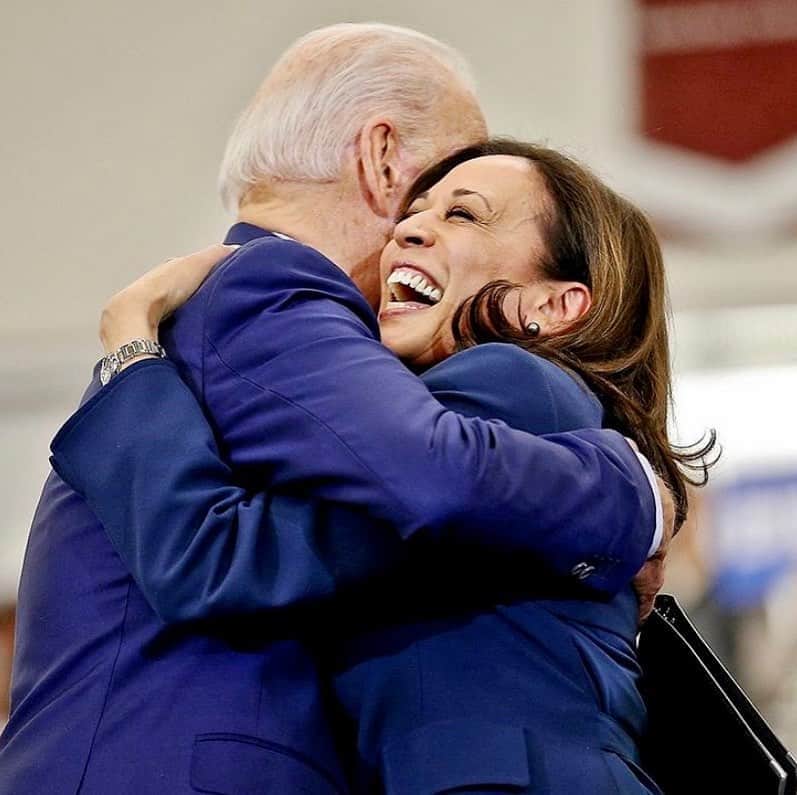 のインスタグラム：「Congratulations President Elect Joe Biden, and Vice President Kamala Harris. United we stand, together. Always together. ❤️🤍💙」