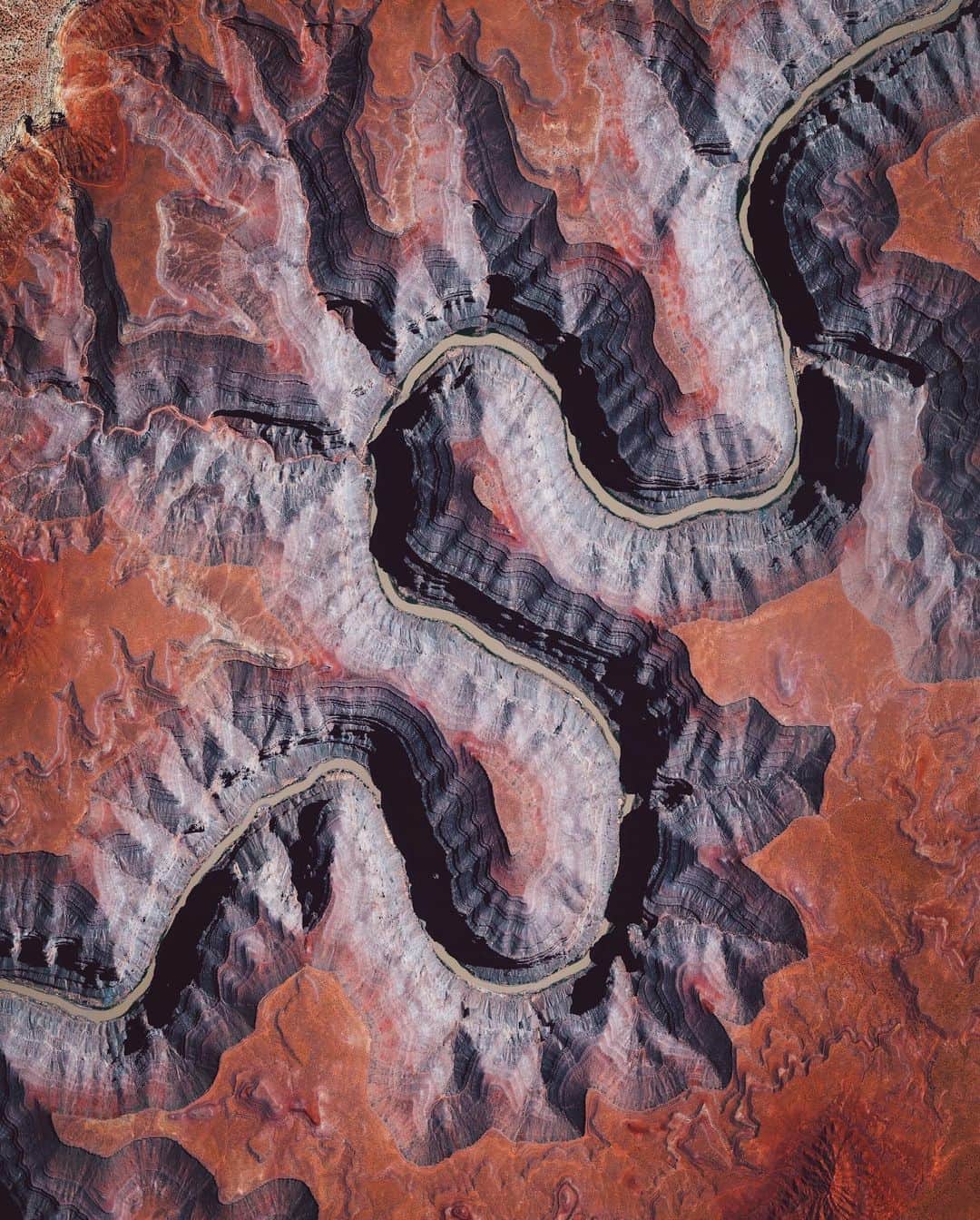 Daily Overviewさんのインスタグラム写真 - (Daily OverviewInstagram)「In this Overview, the San Juan River is shown meandering through southeastern Utah, not far from Goosenecks State Park. It is a major tributary of the Colorado River and provides drainage to the Four Corners region of Colorado, New Mexico, Utah and Arizona. The San Juan is one of the muddiest rivers in North America, carrying an average of 25 million U.S. tons of silt and sediment each year. - Created by @overview Source imagery: @maxartechnologies」11月8日 5時12分 - dailyoverview