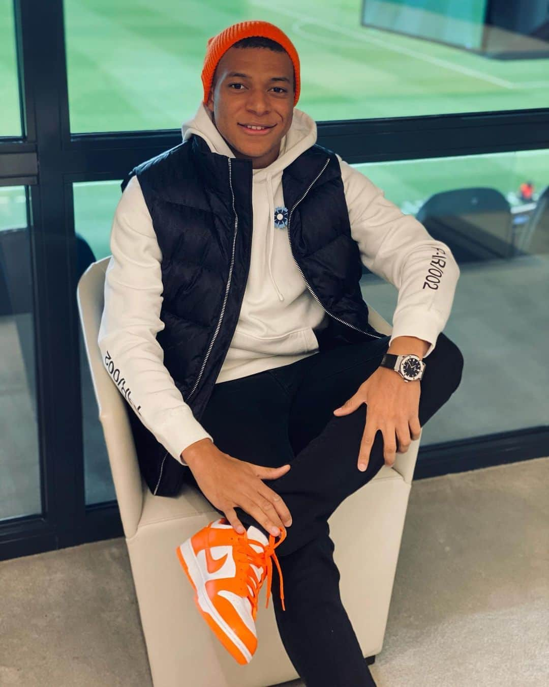 キリアン・エムバペさんのインスタグラム写真 - (キリアン・エムバペInstagram)「Saturday night at home 🏟🧡...」11月8日 5時24分 - k.mbappe