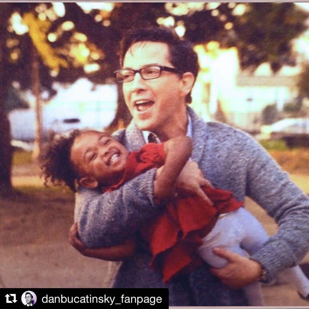 ダン・ブカティンスキーのインスタグラム：「Yes!! James would’ve raised Ella in a world where SHE COULD ONE DAY BE PRESIDENT! #scandal #scandalfam  #Repost @danbucatinsky_fanpage  ・・・ If only James had lived to see this! 🔵 #americawins #bidenharris2020  . . . #scandal #jamesnovak #bestcharacter #awesome #gay #actor #danbucatinsky」
