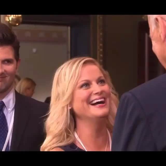 ベス・ベアーズのインスタグラム：「HES PRECIOUS CARGO! Repost @amyrjacobs from best show ever #parksandrec @amypoehlersmartgirls」