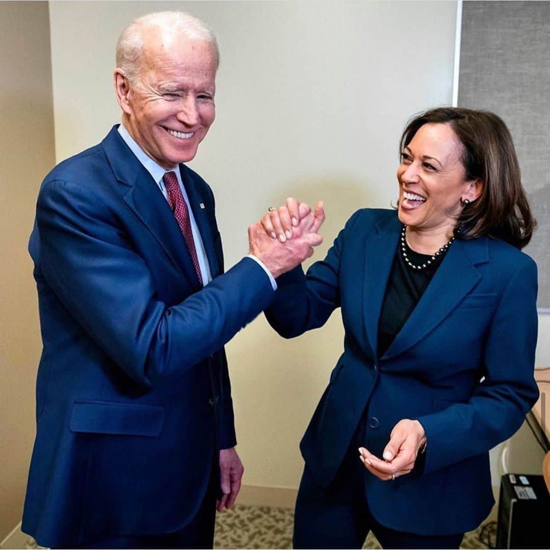 リアーナのインスタグラム：「The faces of history makers, boundary breakers, and WINNERS!! CONGRATULATIONS to you both, and mostly to the American people!! So much work to do, so much hurt to undo! Let’s GO! 💪🏿 I’m so proud of you America!   #VicePresident #President46」